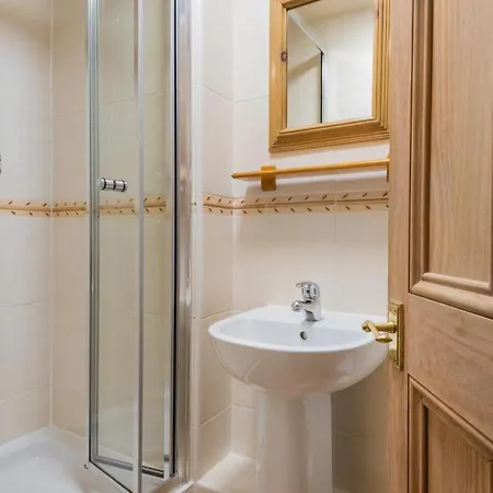 3 Bed In Water Yeat Sz079 Holiday home
