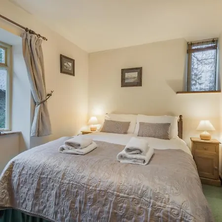 3 Bed In Water Yeat Sz079 Holiday home *